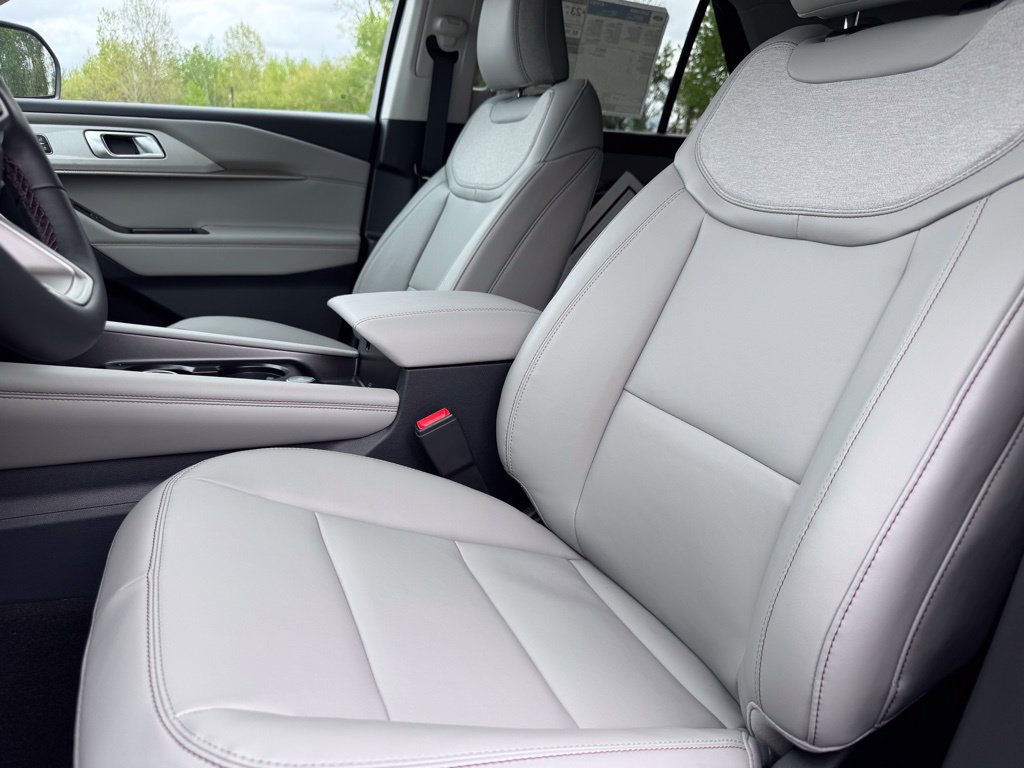 New 2026 Ford Explorer Active w/ Active Comfort Package AWD/4WD image 15
