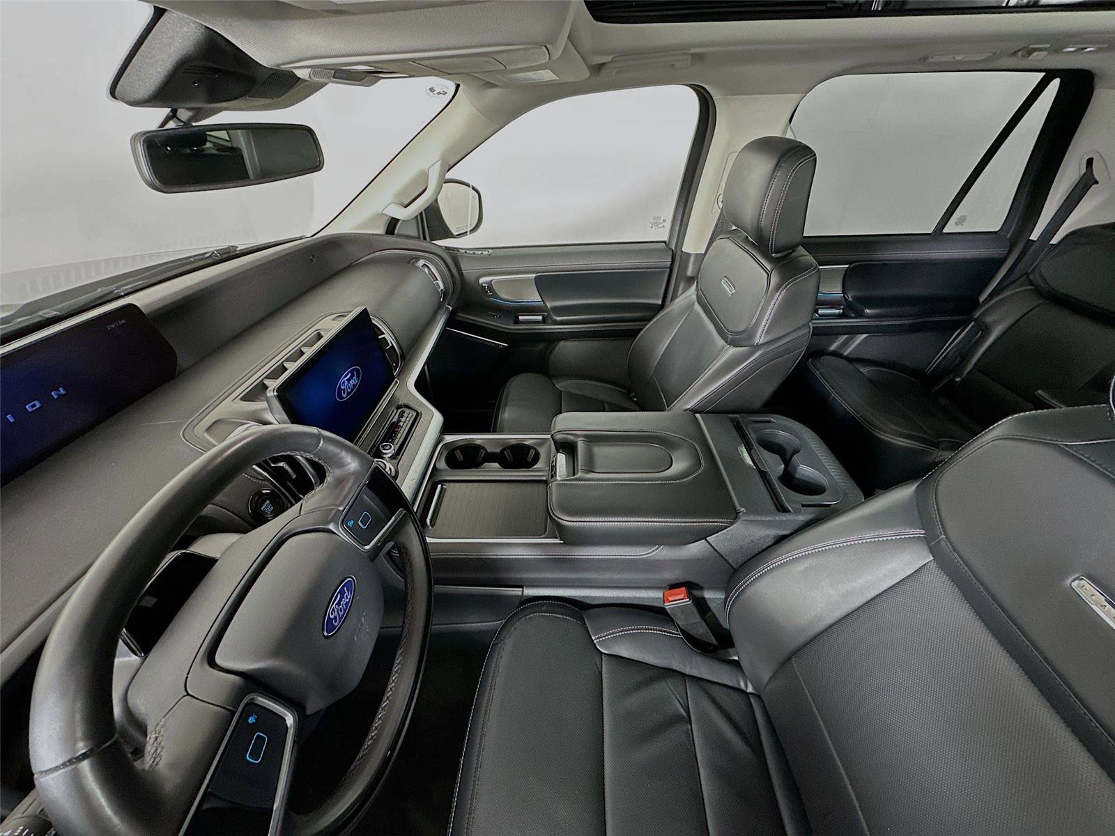 Used 2025 Ford Expedition Max Platinum w/ Driver's Package AWD/4WD image 5