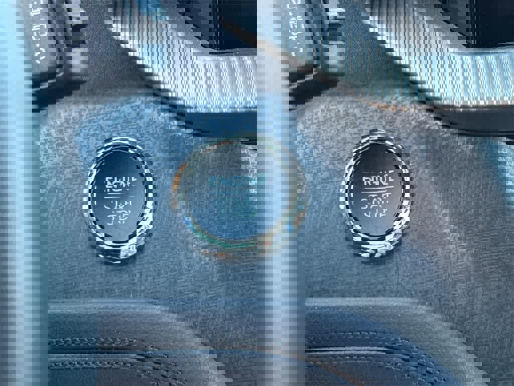 Used 2025 Ford Explorer Platinum w/ Ultimate Package image 31