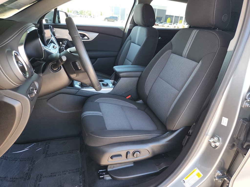 Used 2026 Chevrolet Blazer LT FWD image 13