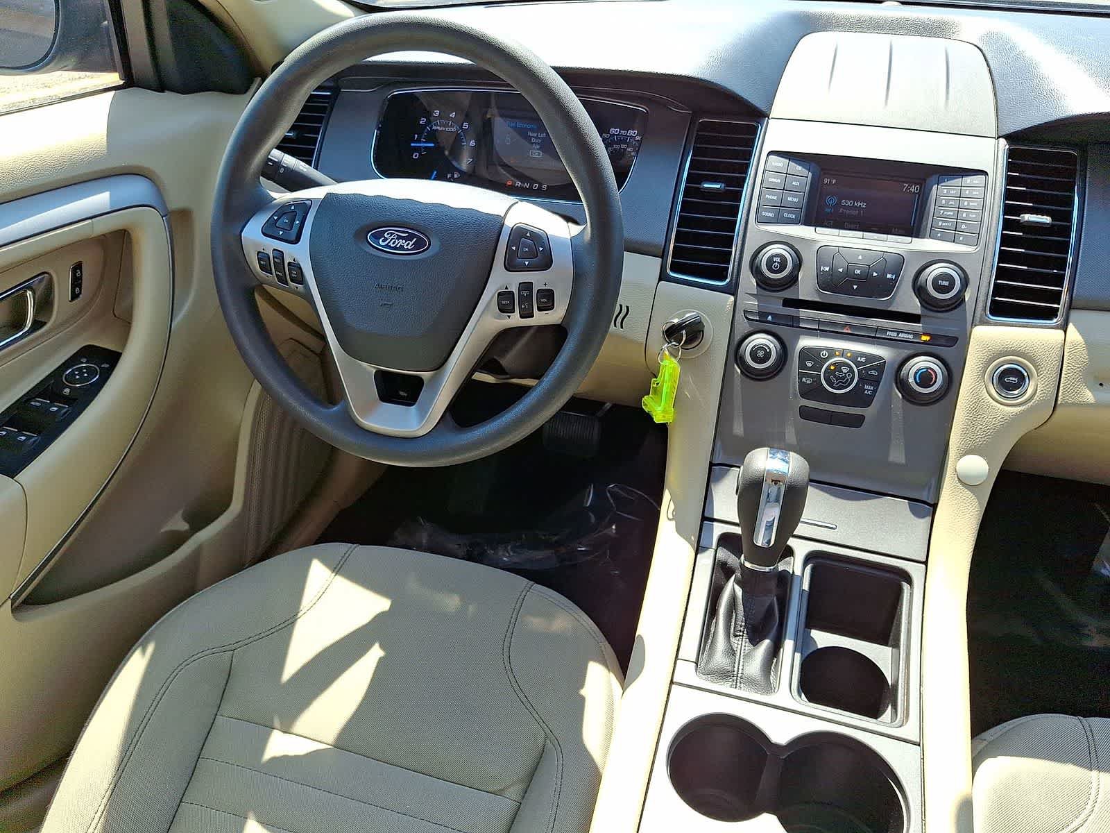 Used 2018 Ford Taurus SE FWD image 10