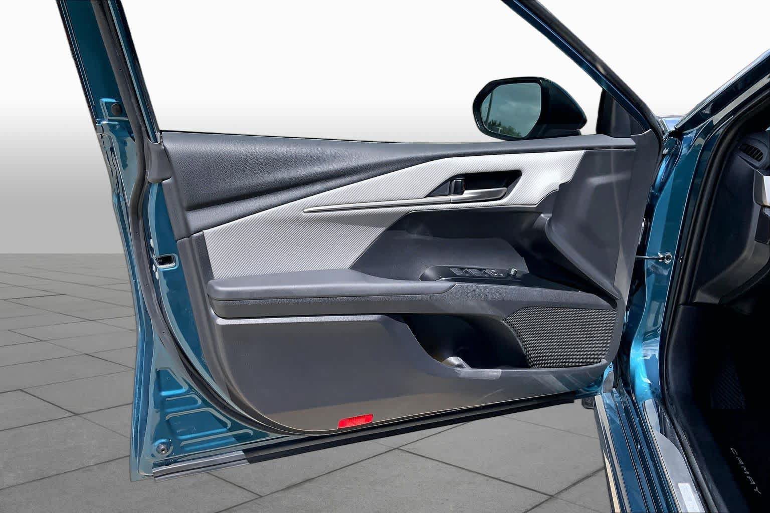 Used 2025 Toyota Camry SE FWD image 41