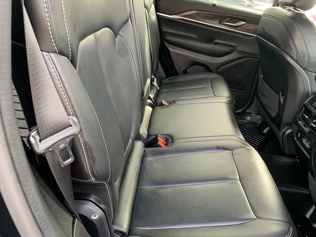 Used 2023 Jeep Grand Cherokee Limited w/ Luxury Tech Group II image 14