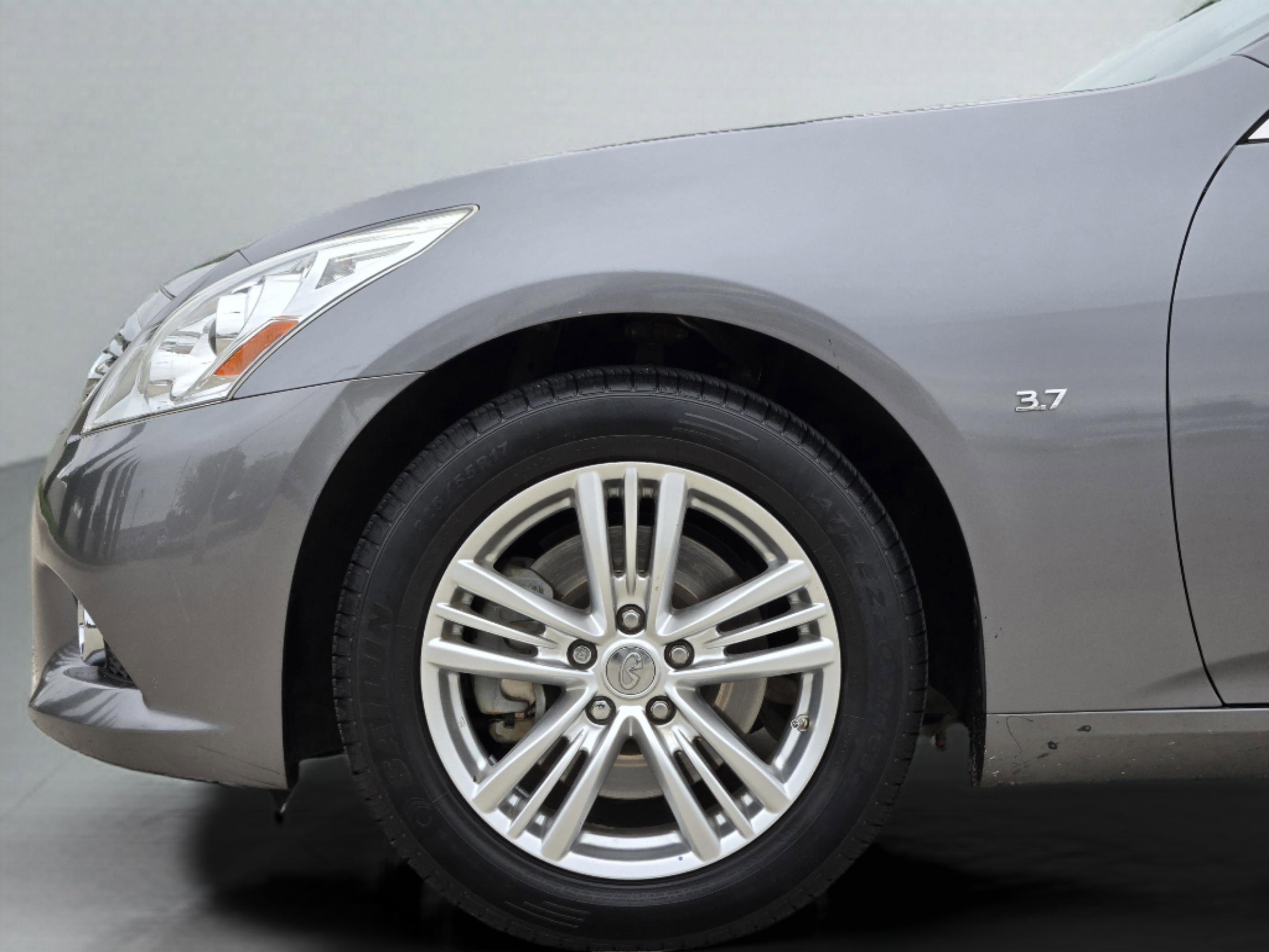 Used 2015 INFINITI Q40 w/ Navigation Package RWD image 36