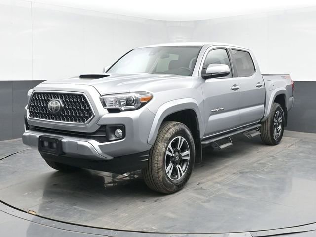 Used 2019 Toyota Tacoma TRD Sport AWD/4WD image 5