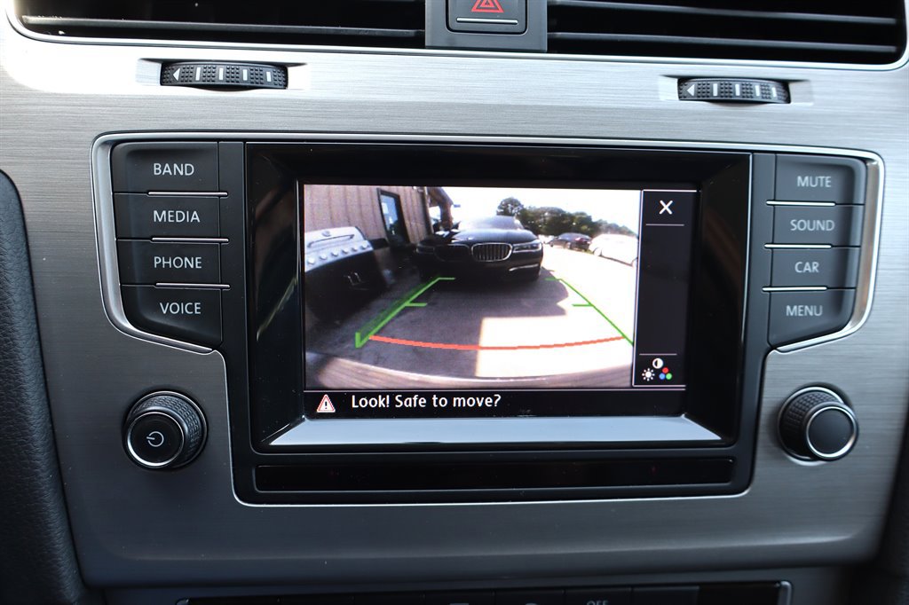 Used 2015 Volkswagen Golf TDI S FWD image 25