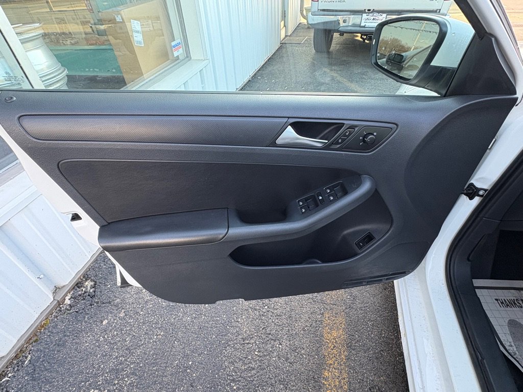 Used 2011 Volkswagen Jetta SE image 7