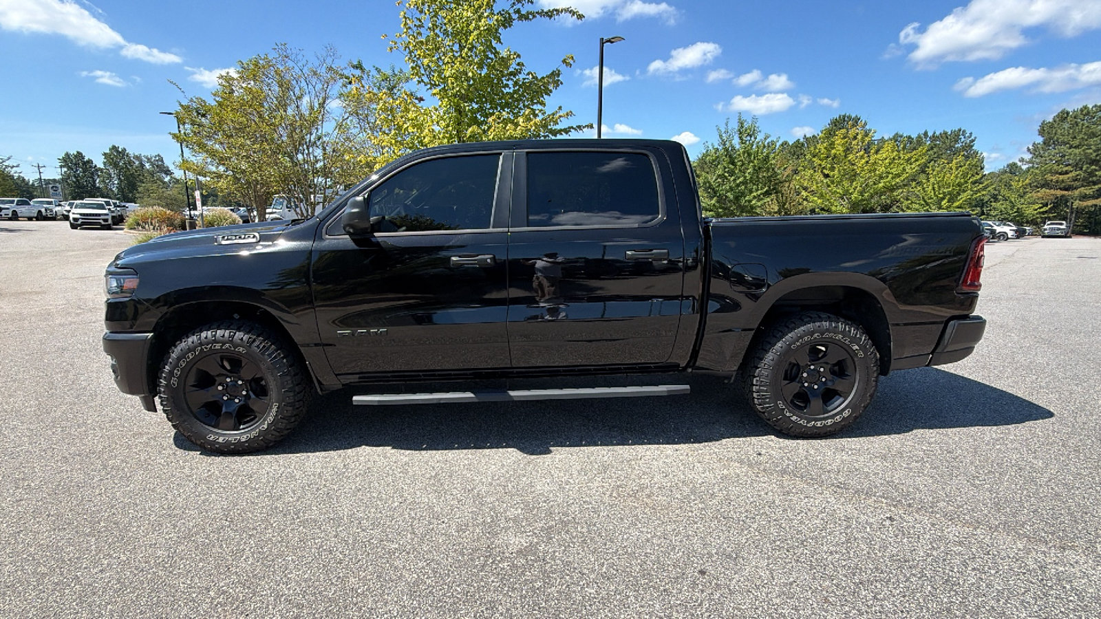 Used 2025 RAM 1500 Warlock AWD/4WD image 11