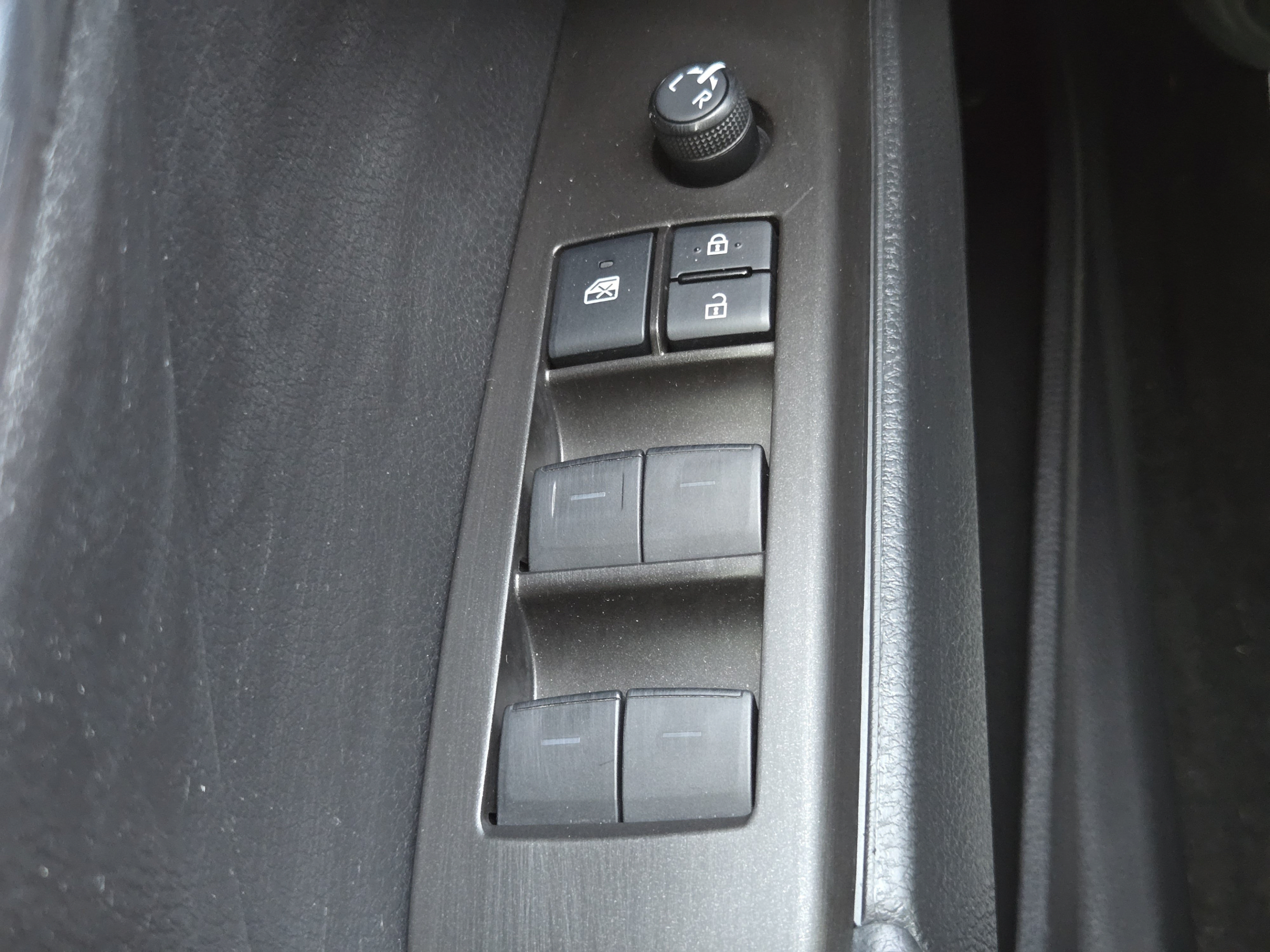 Used 2021 Toyota Camry LE FWD image 21