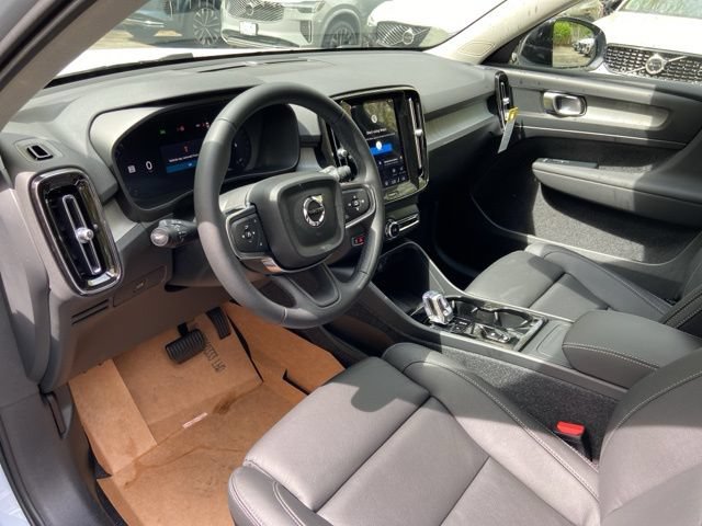 New 2026 Volvo XC40 B5 Plus w/ Climate Package AWD/4WD image 10