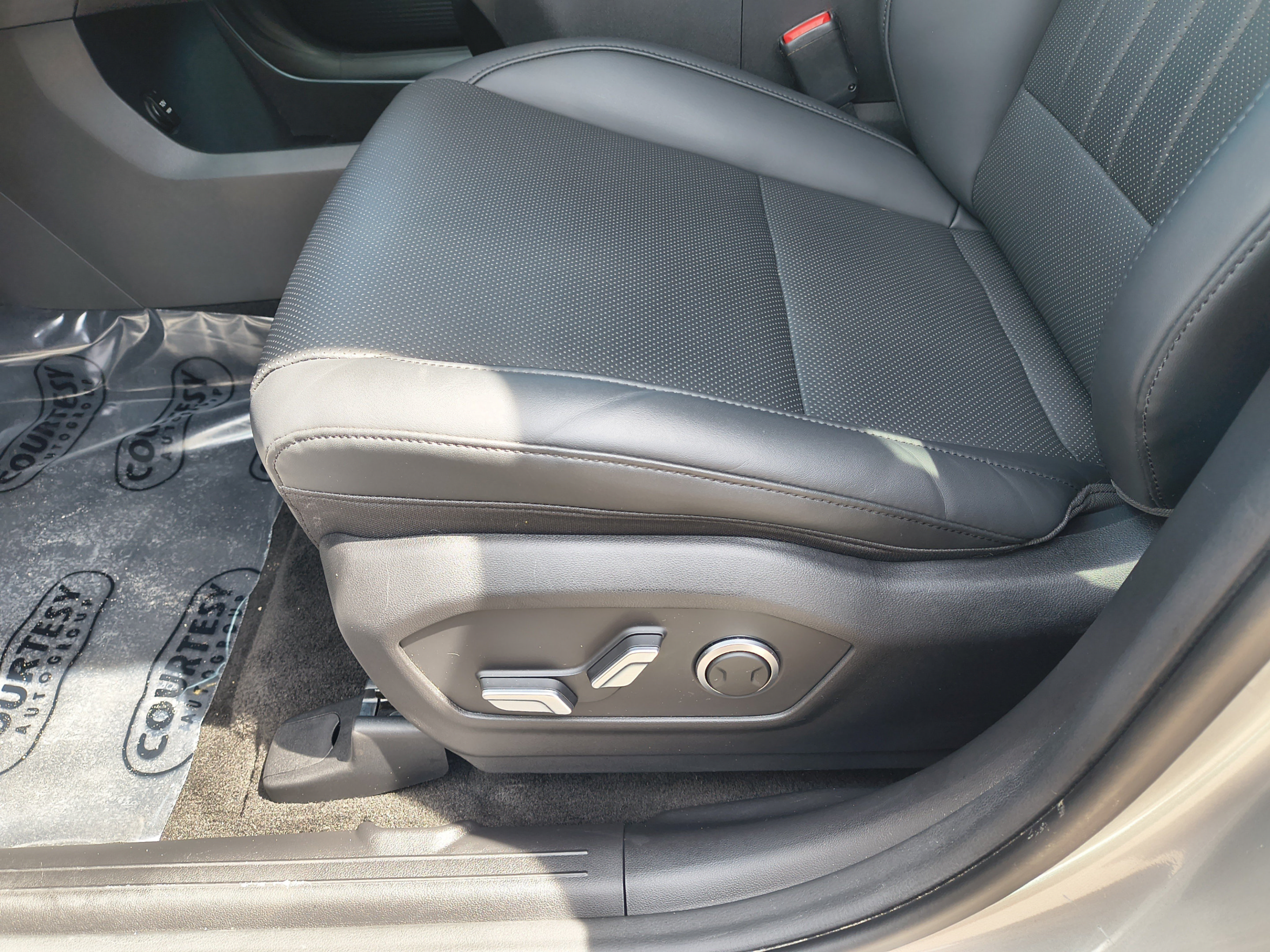 Certified 2025 Hyundai Santa Fe XRT AWD/4WD image 23