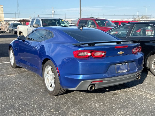 Used 2022 Chevrolet Camaro LT RWD image 3