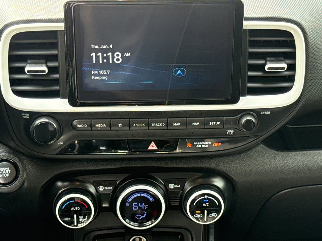 Certified 2025 Hyundai Venue Limited FWD image 12