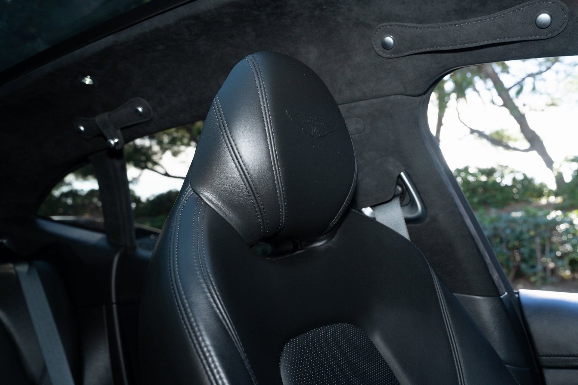 Used 2021 Aston Martin DBX image 22