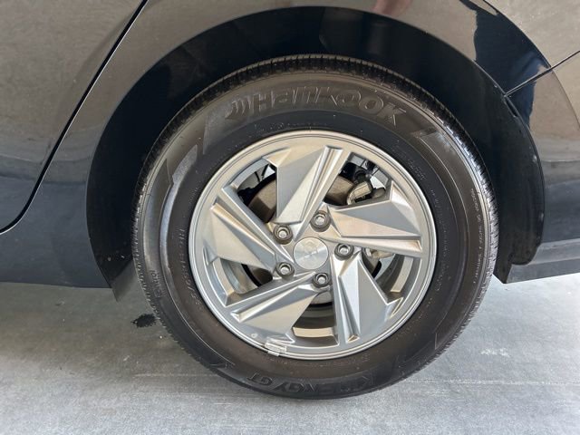Certified 2026 Hyundai Elantra SE image 38