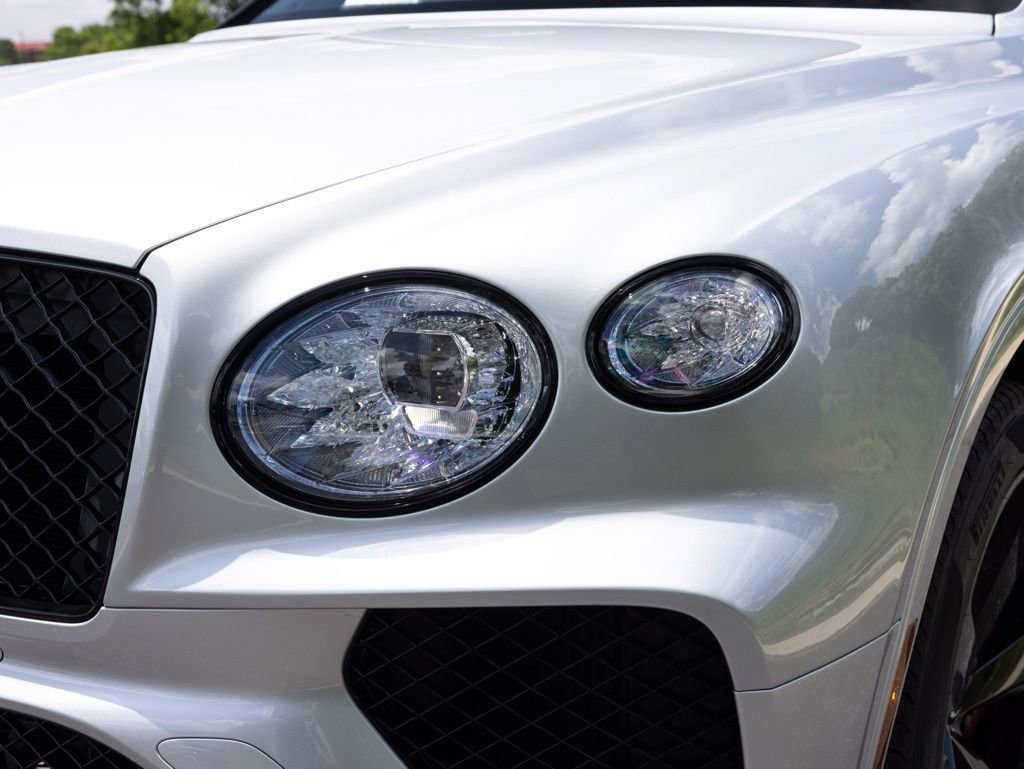 Certified 2024 Bentley Bentayga Extended Wheelbase image 11