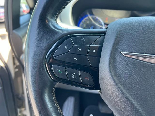 Used 2021 Chrysler Pacifica Touring-L w/ Premium & Safety Sphere Group AWD/4WD image 14