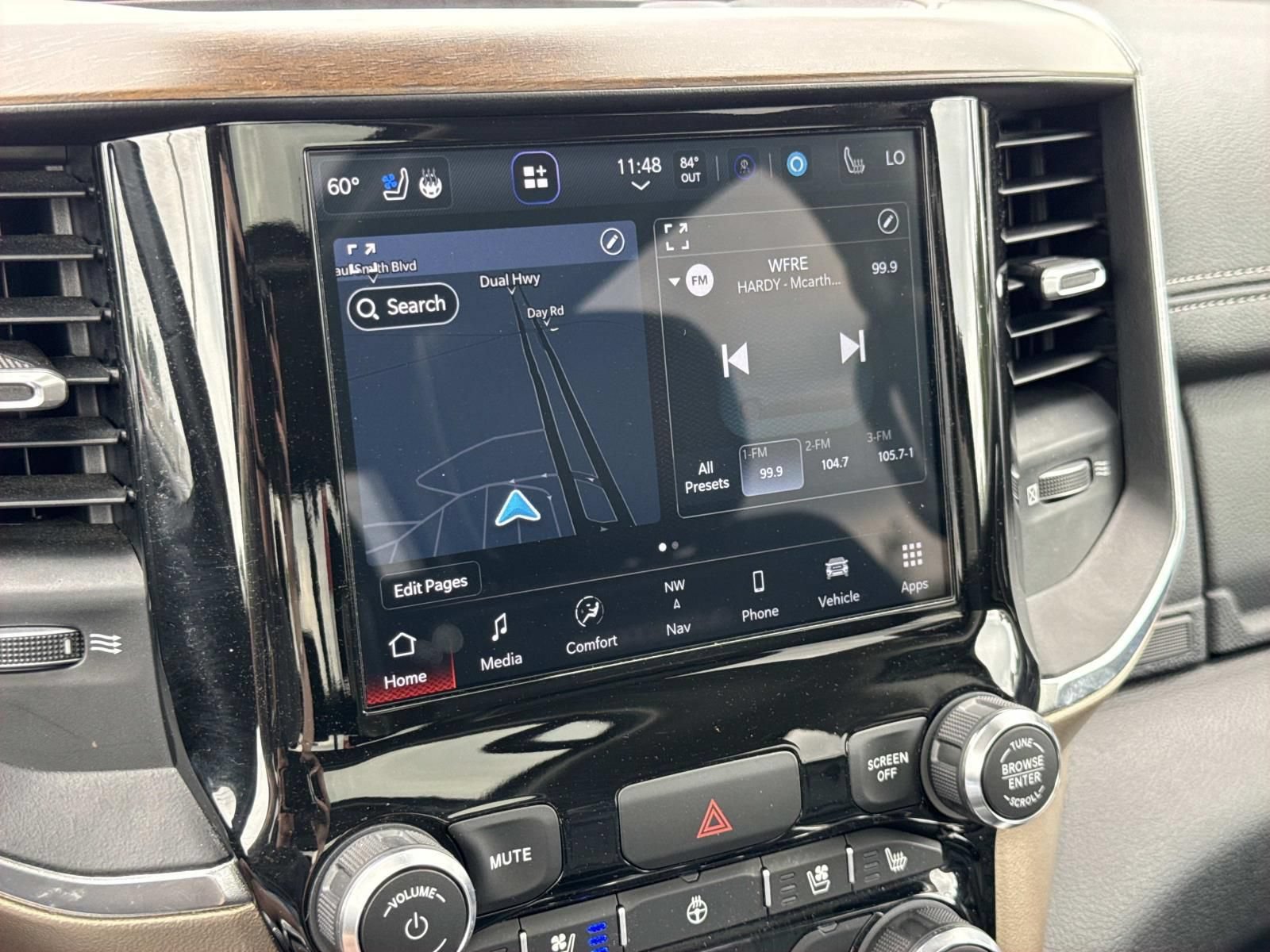 Used 2022 RAM 1500 Laramie AWD/4WD image 10