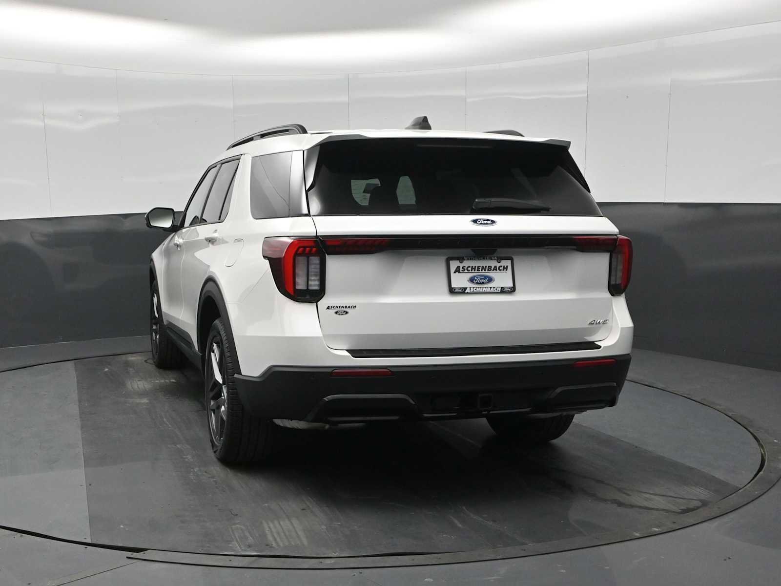 New 2026 Ford Explorer ST-Line w/ ST-Line Street Pack image 6