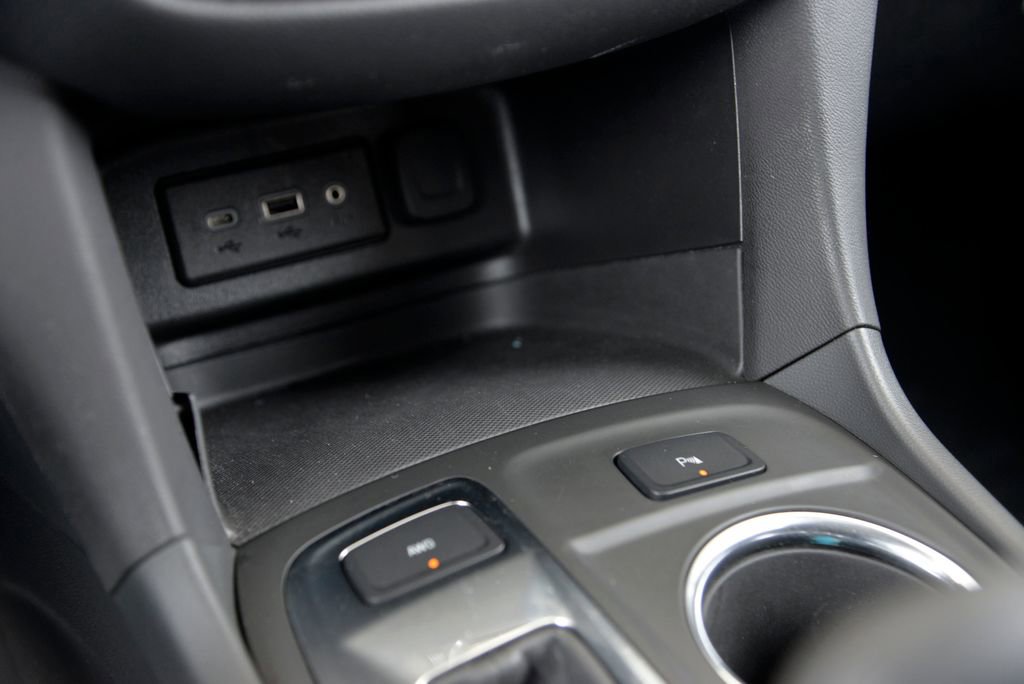 Used 2023 Chevrolet Equinox LT image 25