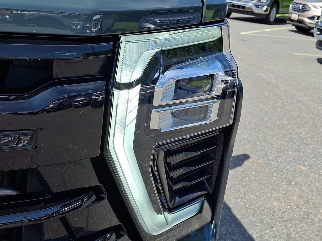 Used 2025 Chevrolet Silverado 2500 LTZ w/ Trail Boss Package AWD/4WD image 9