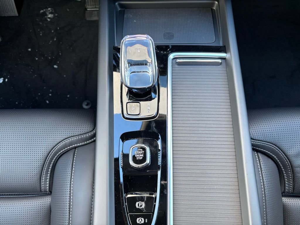 New 2026 Volvo XC60 T8 Ultra w/ Climate Package AWD/4WD image 13