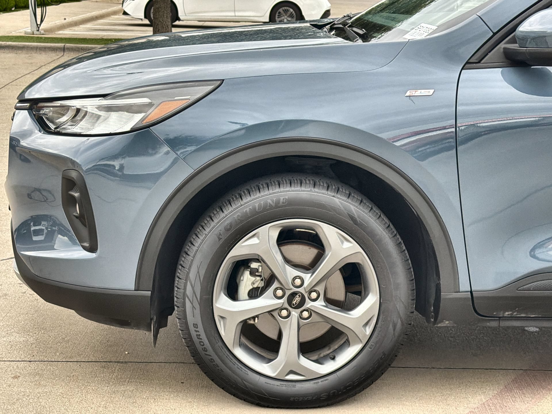 Certified 2025 Ford Escape ST-Line Select AWD/4WD image 10