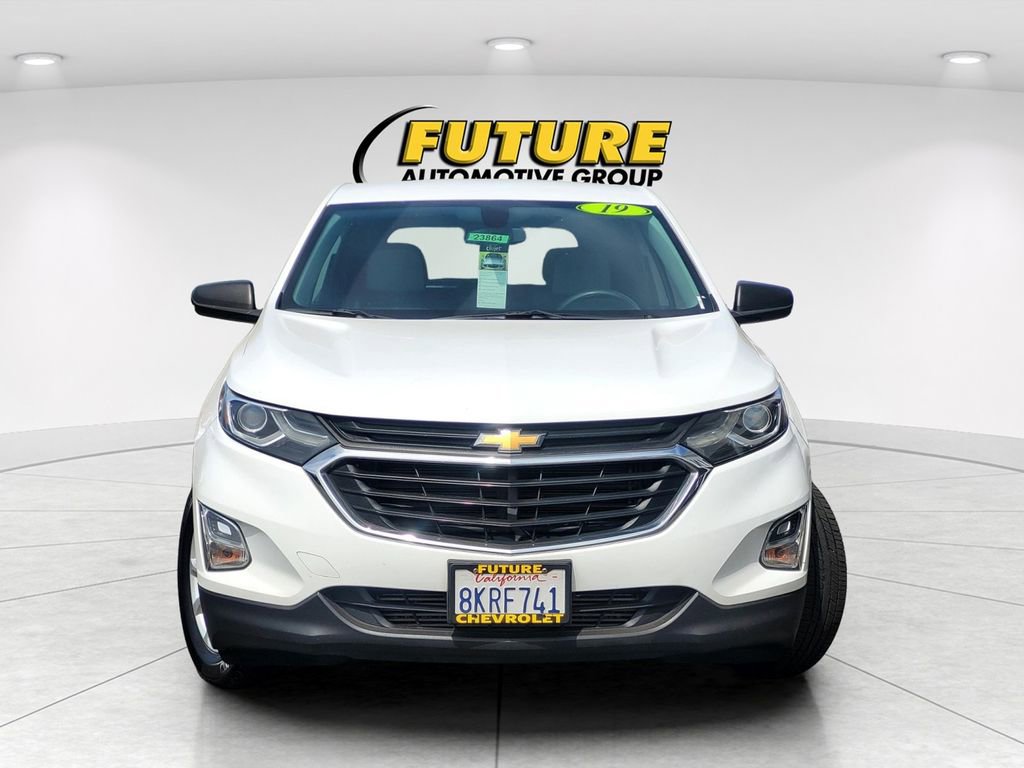Used 2019 Chevrolet Equinox LS FWD image 2
