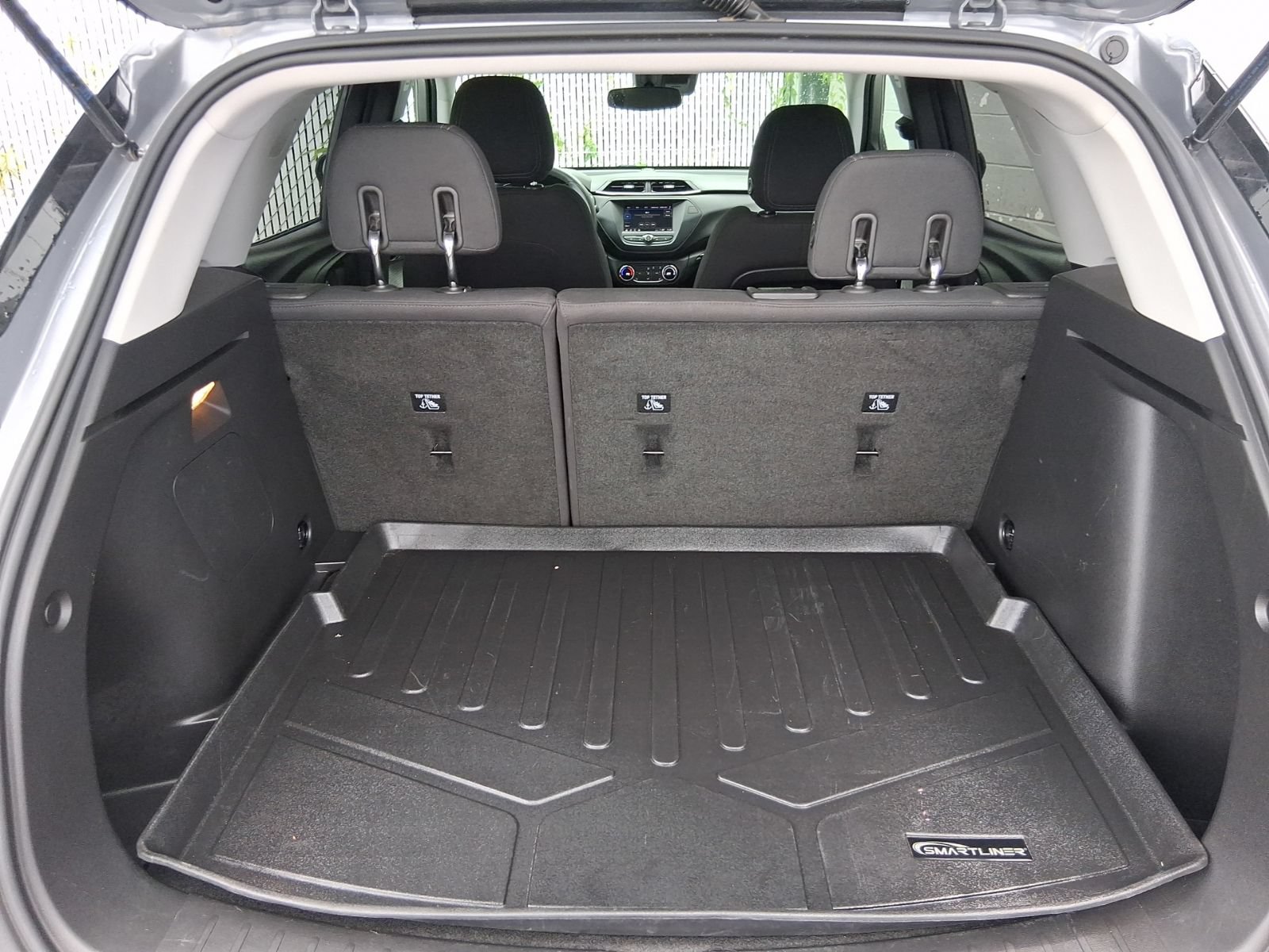 Used 2021 Chevrolet TrailBlazer LT w/ LPO, Blackout Package FWD image 30