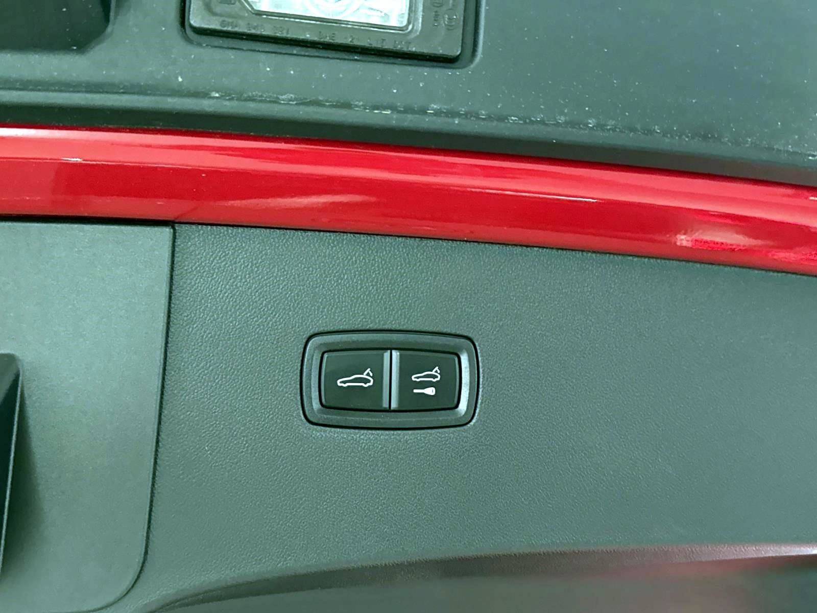 Used 2025 Porsche Cayenne GTS AWD/4WD image 13