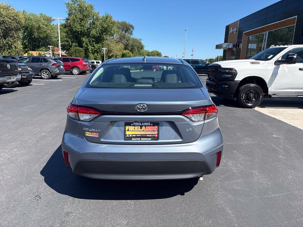 Used 2025 Toyota Corolla LE FWD image 4
