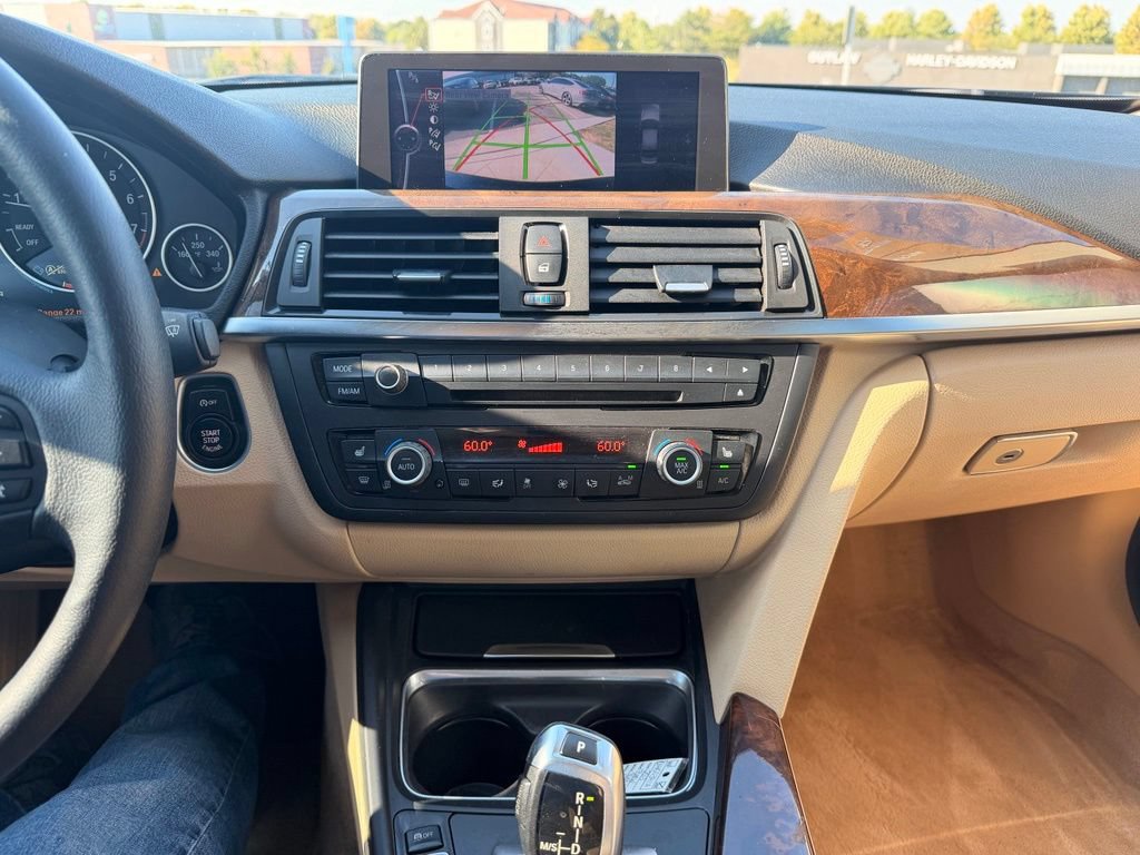 Used 2013 BMW 328i xDrive Sedan AWD/4WD image 3