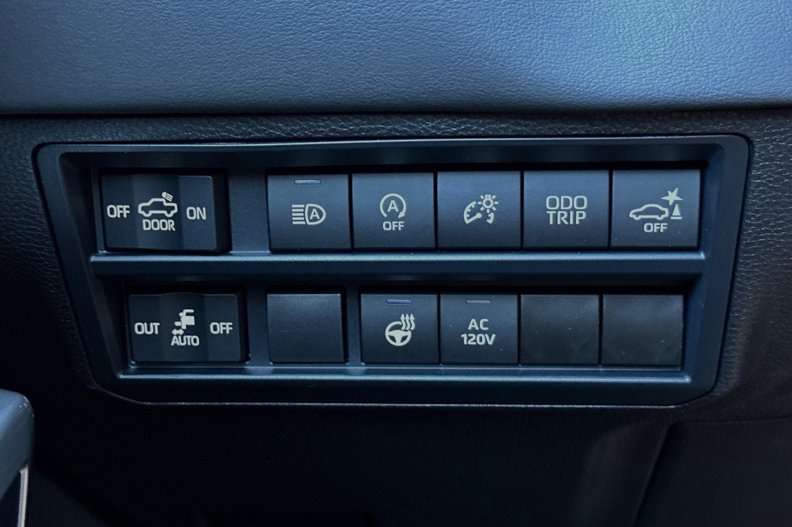 New 2025 Toyota Tundra Platinum image 28