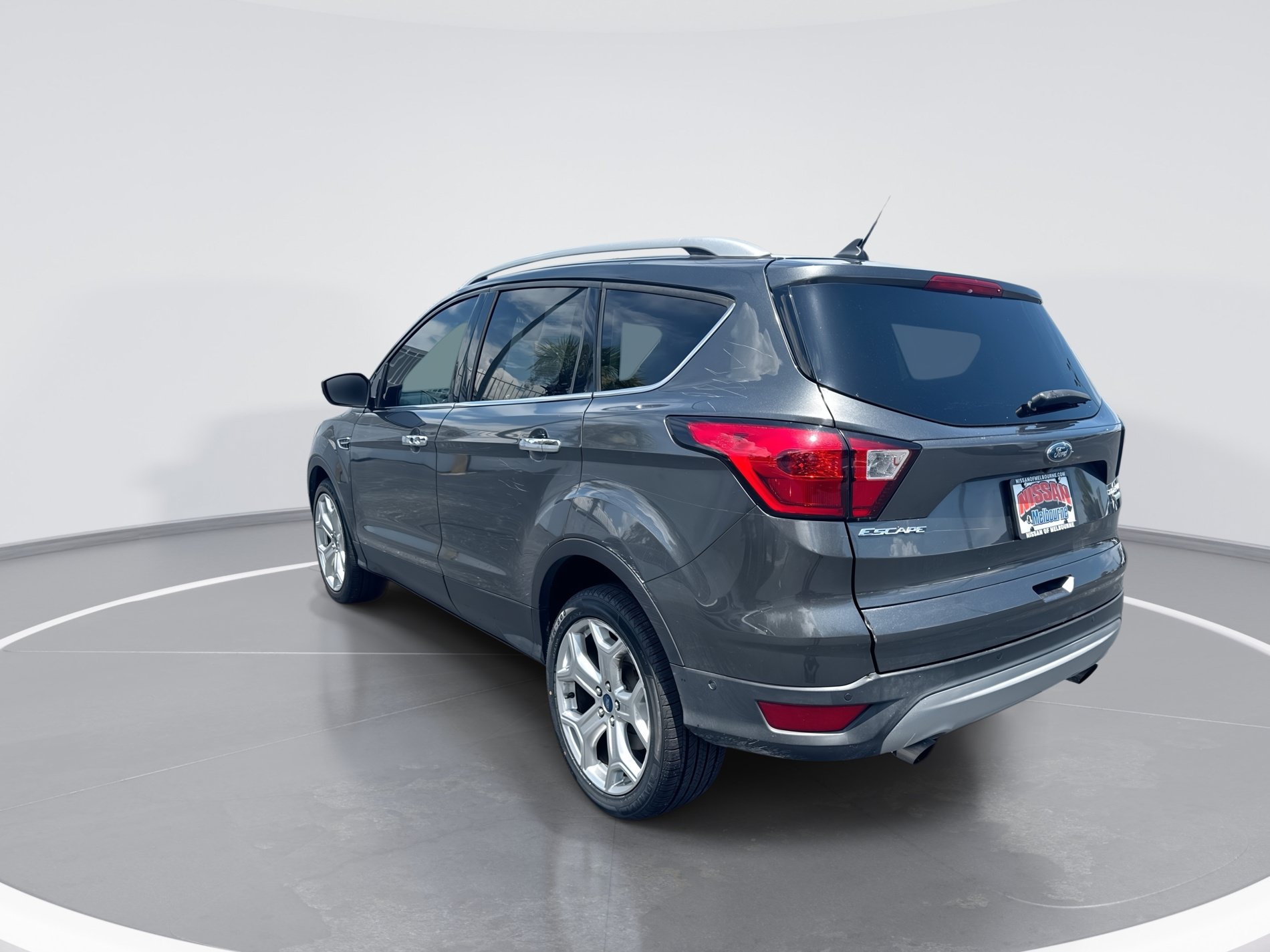 Used 2019 Ford Escape Titanium FWD image 6