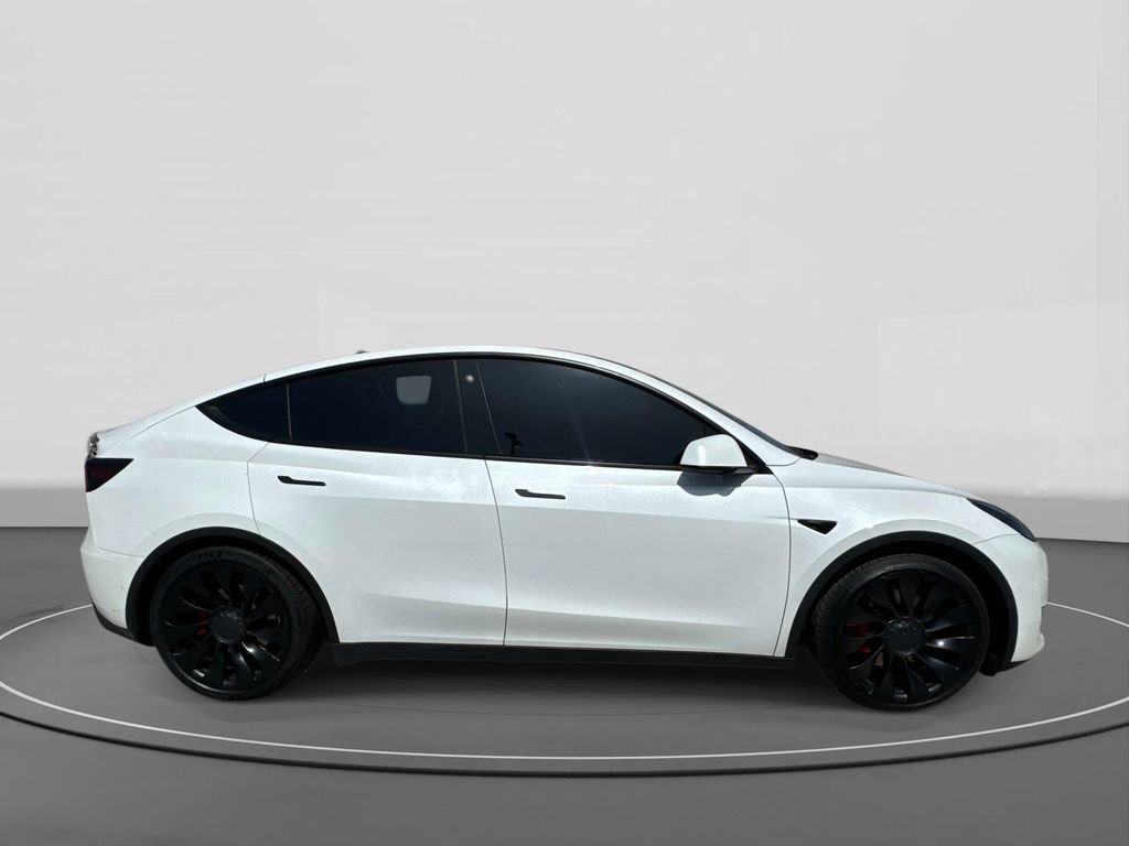 Used 2022 Tesla Model Y Performance image 4