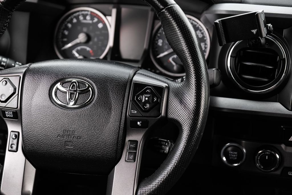 Used 2021 Toyota Tacoma TRD Off-Road AWD/4WD image 14