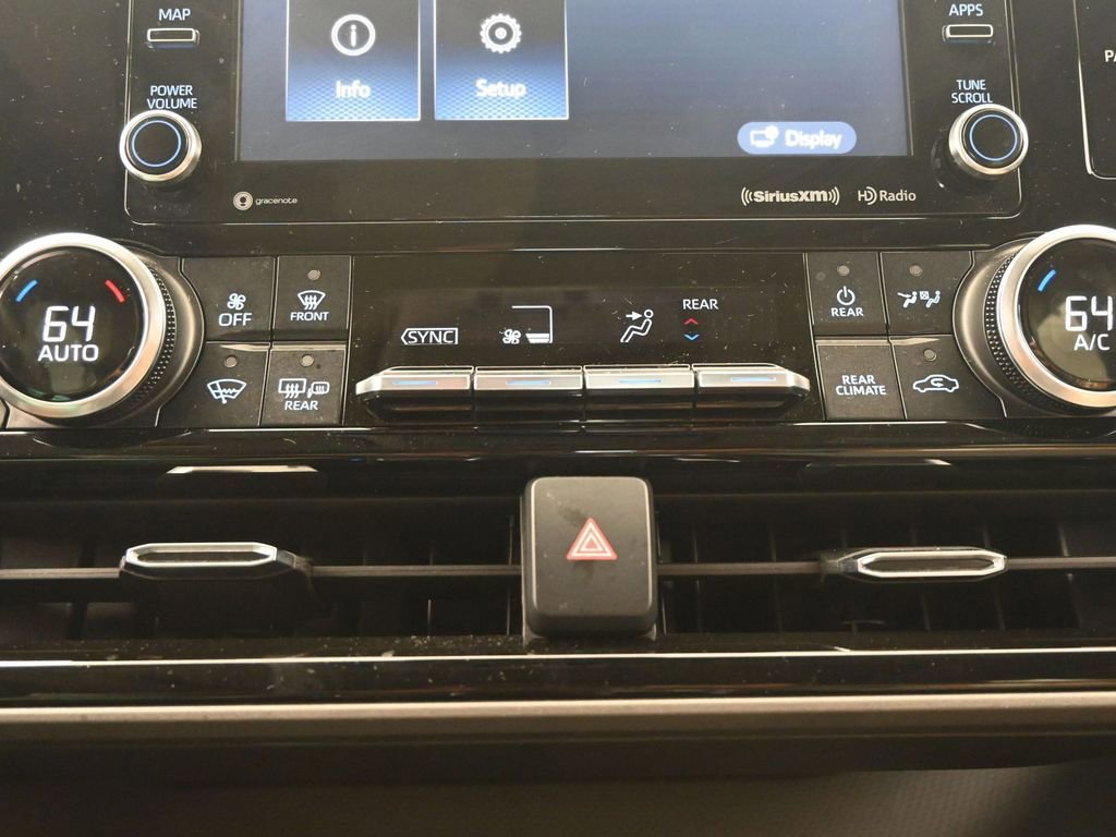 Used 2022 Toyota Highlander XLE image 34