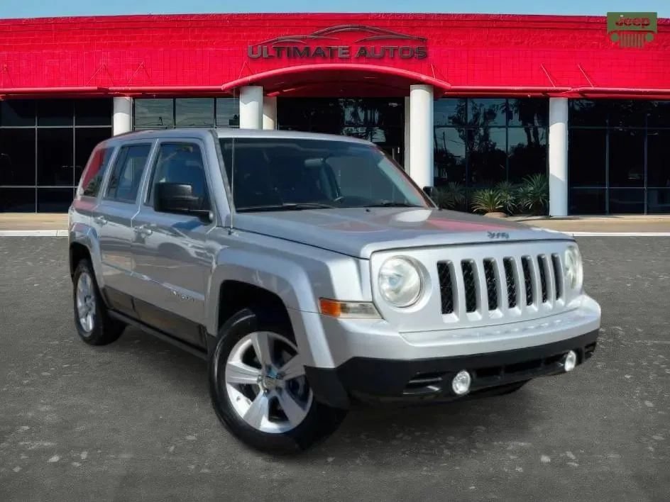 Used 2012 Jeep Patriot Latitude FWD image 2