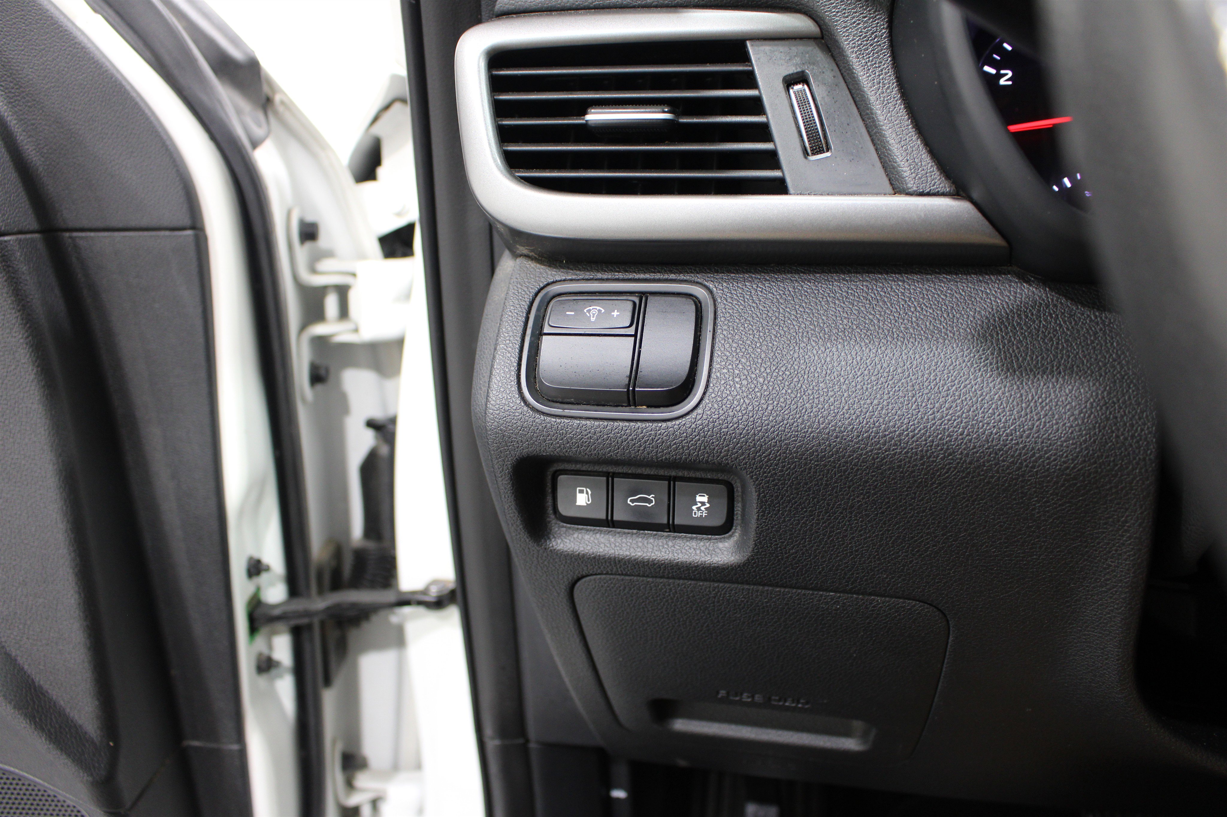 Used 2016 Kia Optima LX FWD image 8