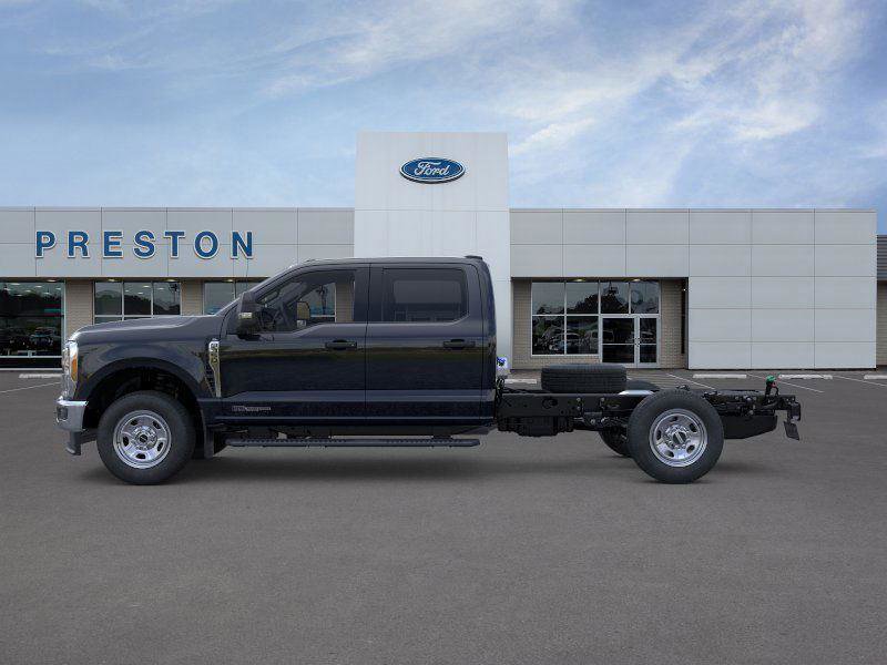 New 2025 Ford F350 XL w/ XL Chrome Package image 9