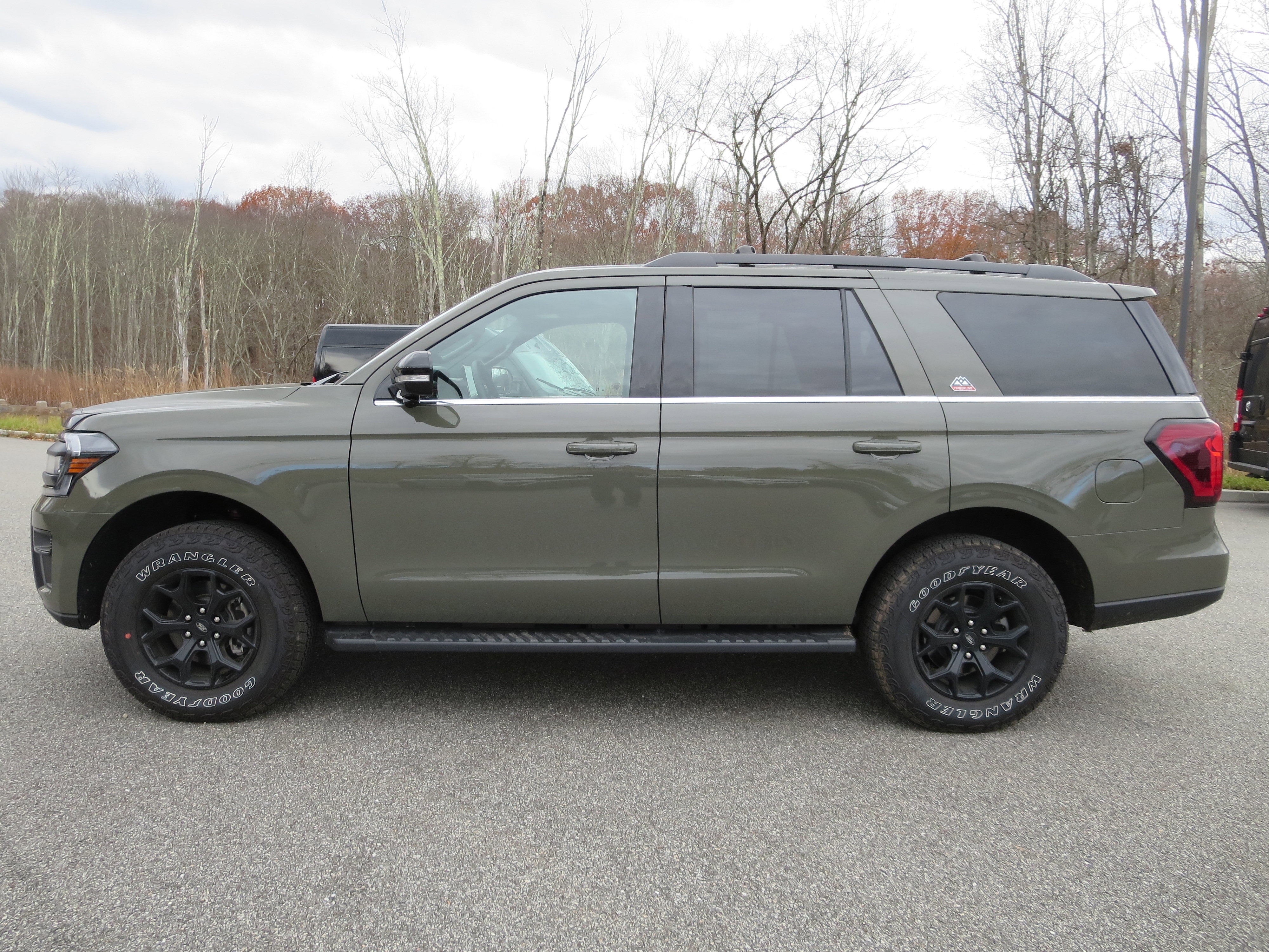Used 2024 Ford Expedition Timberline image 2