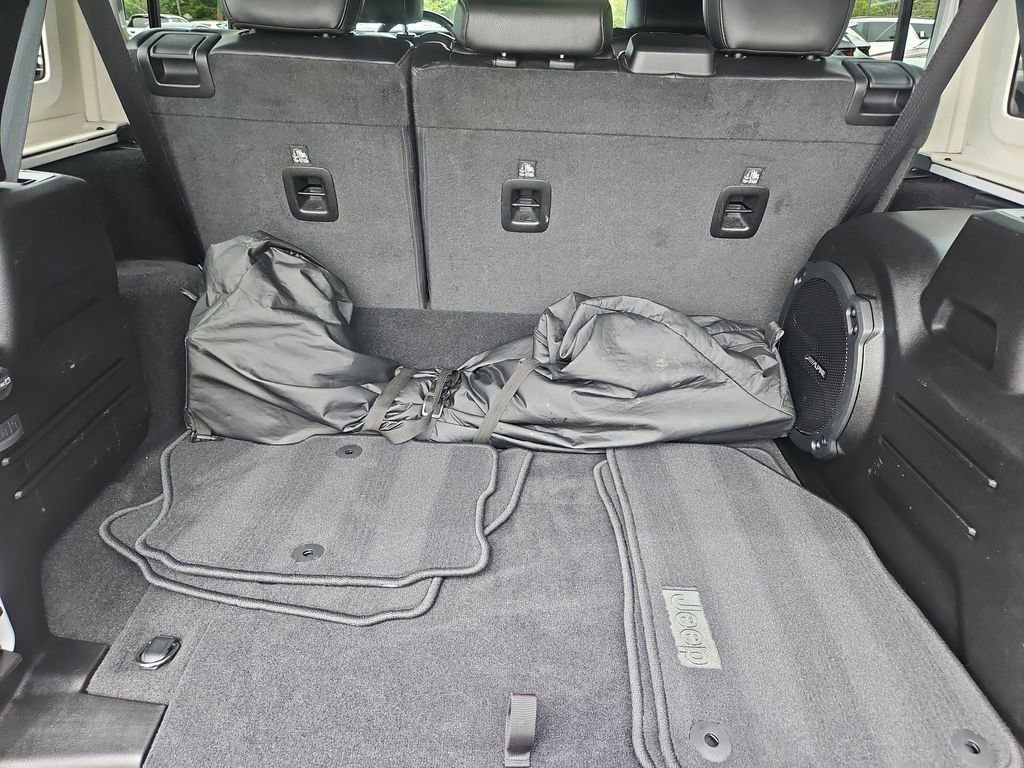 Used 2021 Jeep Wrangler Unlimited Sahara w/ Cold Weather Group image 33