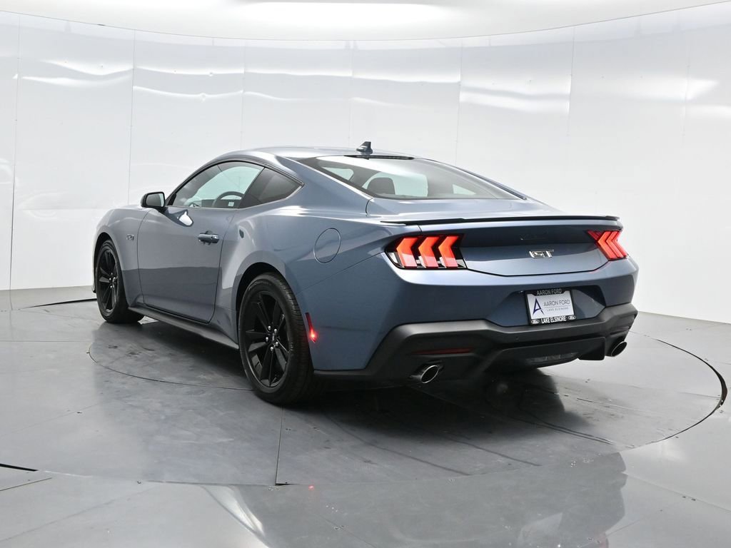 Used 2025 Ford Mustang GT RWD image 6