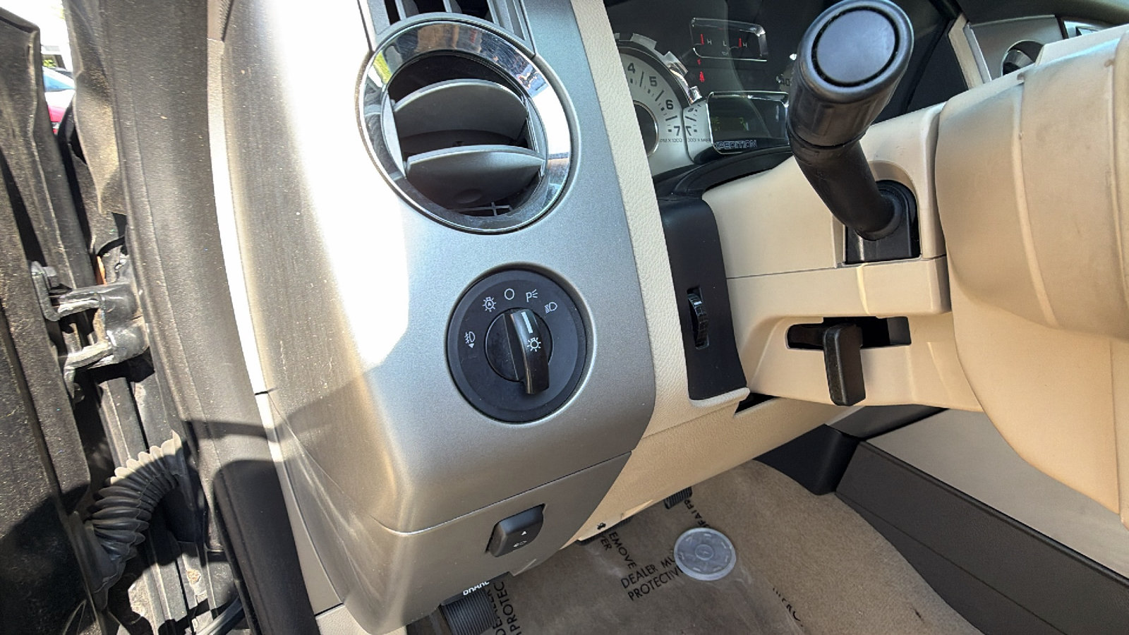Used 2014 Ford Expedition EL XLT w/ Equipment Group 202A AWD/4WD image 28