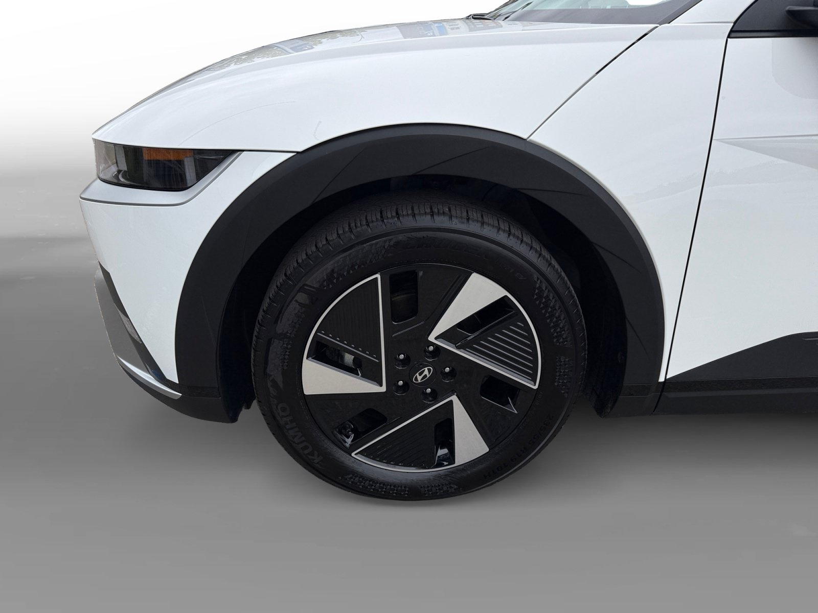 Certified 2025 Hyundai Ioniq 5 SE RWD image 9