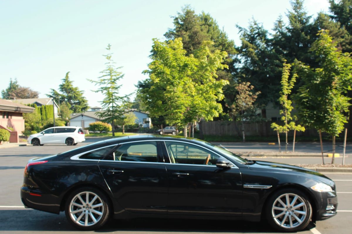 Used 2012 Jaguar XJ RWD image 8