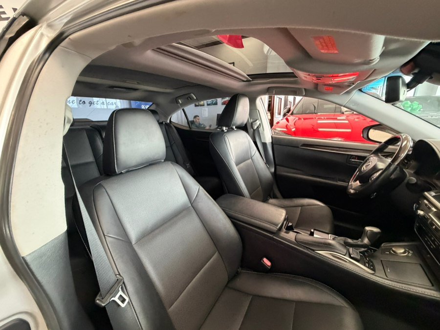Used 2018 Lexus ES 350 w/ Navigation System Package FWD image 41