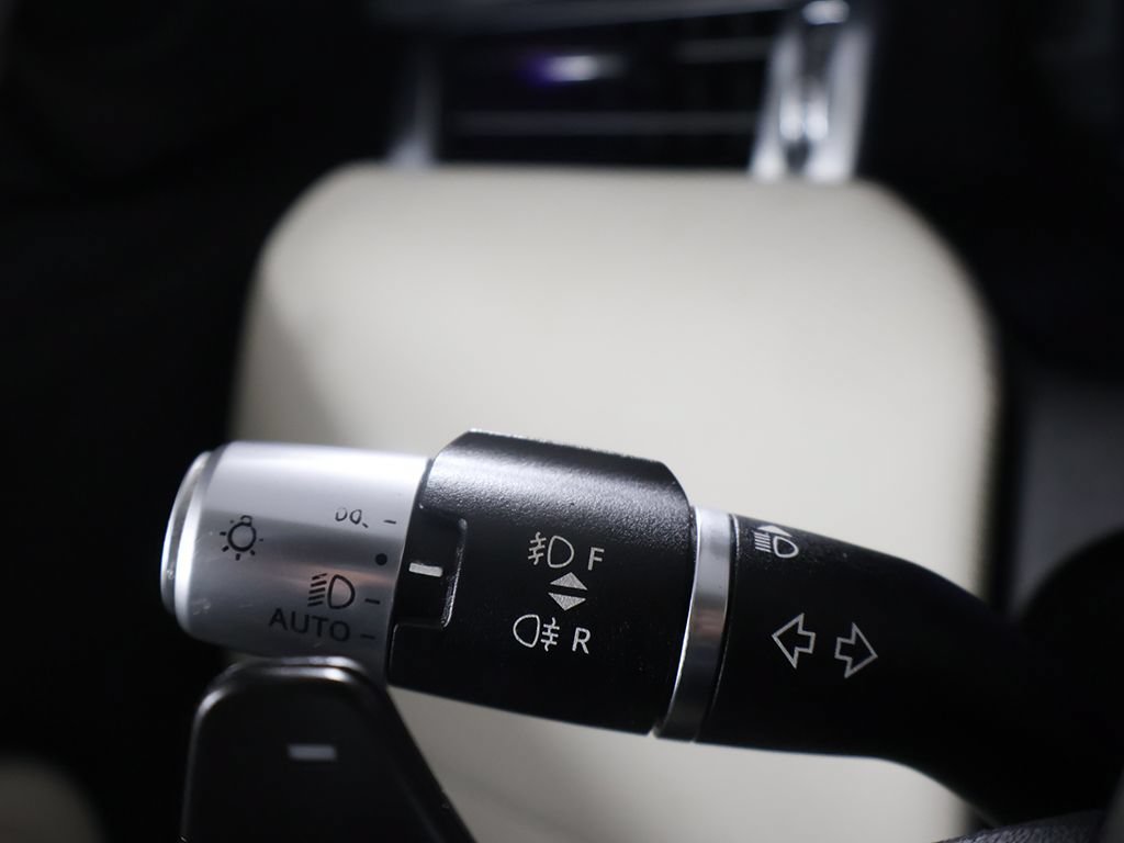 Used 2020 Land Rover Discovery Sport S R-Dynamic AWD/4WD image 43