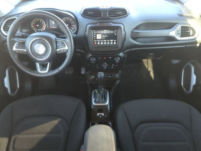 Used 2020 Jeep Renegade Latitude AWD/4WD image 22