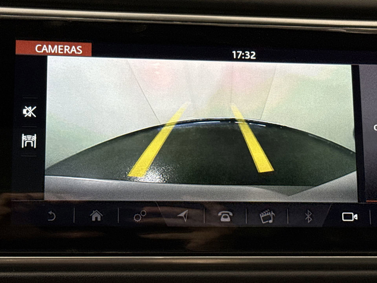 Used 2020 Land Rover Range Rover Sport HSE Dynamic image 16